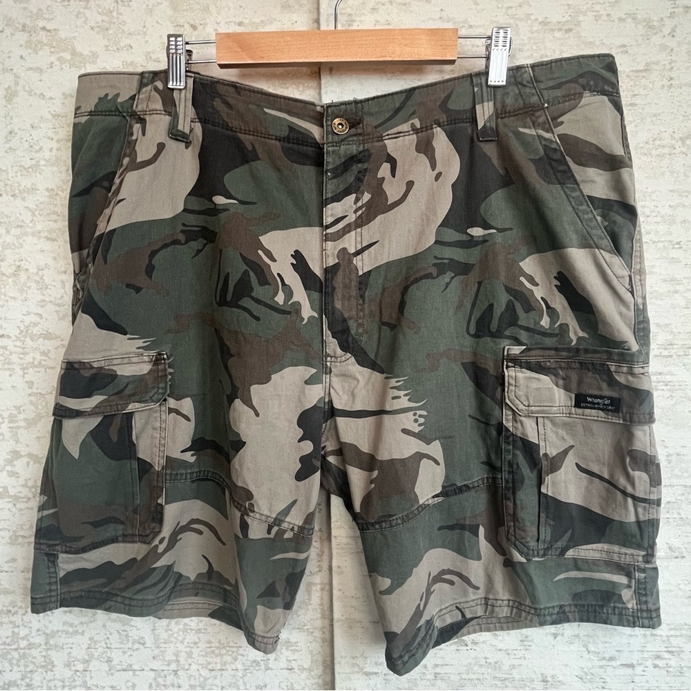 Wrangler Mens Camo Camouflage Relaxed Fit Cargo Shorts Size 42 Y2K Grunge 90's